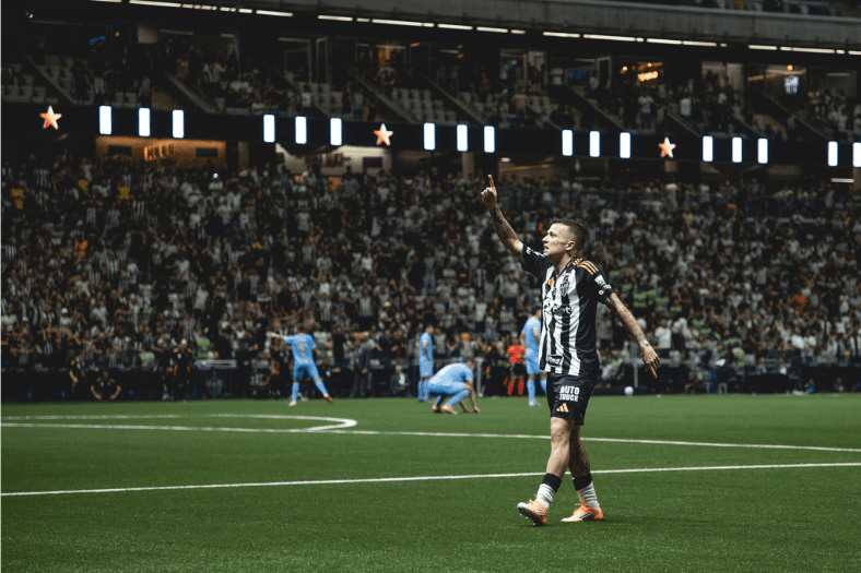 Bernard fez o gol que colocou o Galo na semifinal da Sul-Americana - Crédito: Pedro Souza/Atlético