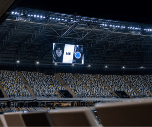 Telão da Arena MRV horas antes do duelo entre Atlético e Cruzeiro, pelo Campeonato Brasileiro de 2025 (Crédito: Pedro Souza/Atlético)